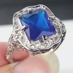 Ladies Fashion Princess Cut Blue Zircon Faux Silver Ring Size 6 ***New in box